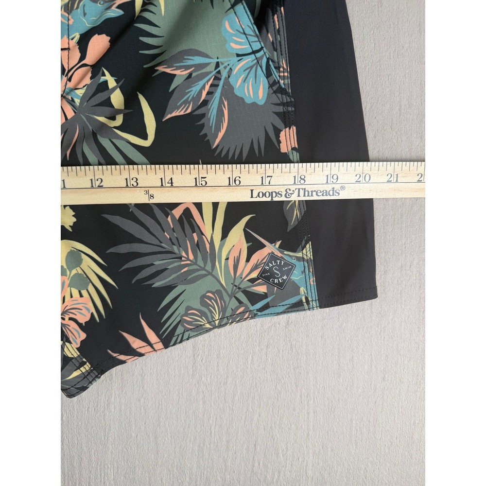 Salty Crew Tropical Marlin Board Shorts Women 29 Black Excellent 5" Floral Surf - Picture 5 of 7